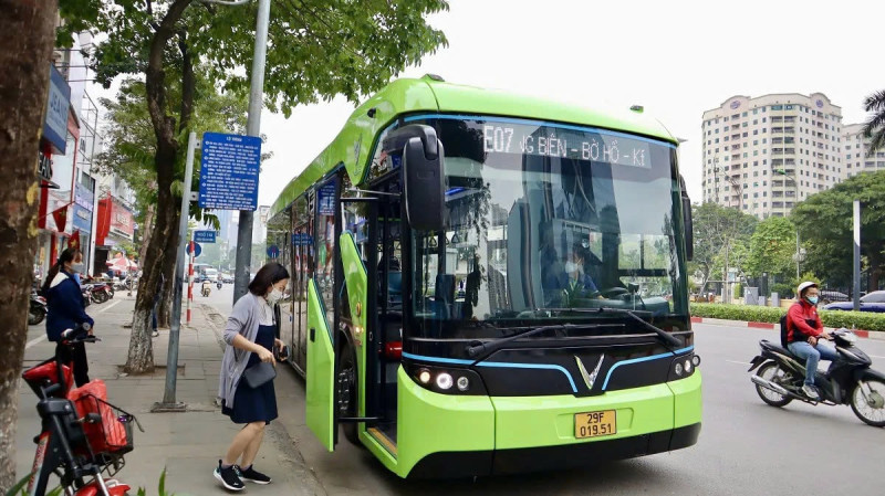 Hà Nội tăng cường các tuyến buýt kết nối Khu công nghệ cao Hòa Lạc và phụ cận