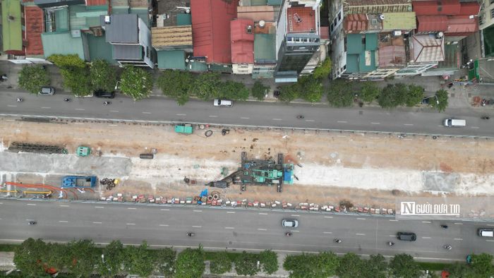 Ga S1 (Quần Ngựa) là một trong các ga ngầm thuộc tuyến đường sắt đô thị số 5 Văn Cao – Ngọc Khánh – Láng – Hòa Lạc. Khi hoàn thành, tuyến metro này được kỳ vọng sẽ góp phần giảm áp lực giao thông trên các trục đường hướng Tây, tăng khả năng kết nối giữa khu vực nội đô với các đô thị vệ tinh, đồng thời thúc đẩy phát triển giao thông công cộng theo định hướng bền vững.