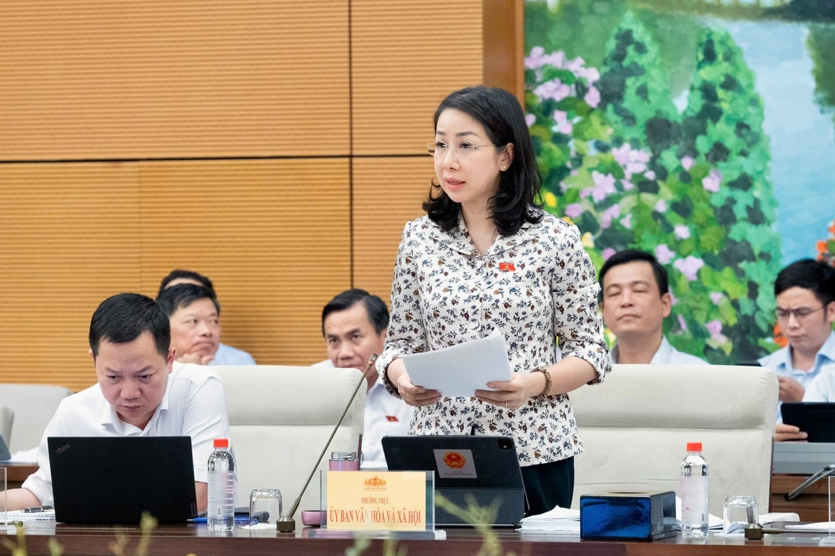 Ủy viên hoạt động chuyên trách tại Ủy ban Văn hóa và Xã hội Phan Thị Thùy Linh phát biểu. Ảnh: Quochoi.vn.