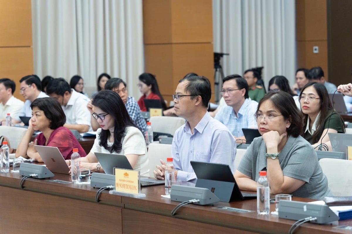 Các đại biểu tham dự phiên họp. Ảnh: Quochoi.vn.