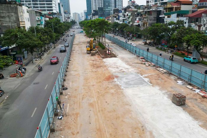 Theo kế hoạch, phương án rào chắn và tổ chức giao thông phục vụ thi công ga S1 sẽ được duy trì đến hết ngày 15-4-2027. Sau khi rào chắn xong nhà thầu triển khai các hạng mục thi công phần ngầm của nhà ga trước khi chuyển sang các giai đoạn tiếp theo.