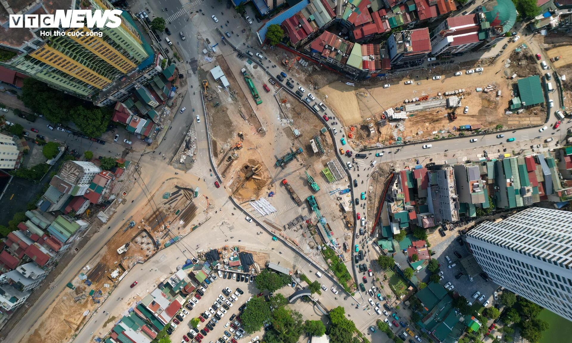 Đại công trường nhà ga metro số 5 tại nút giao Nguyễn Chí Thanh - La Thành - 10