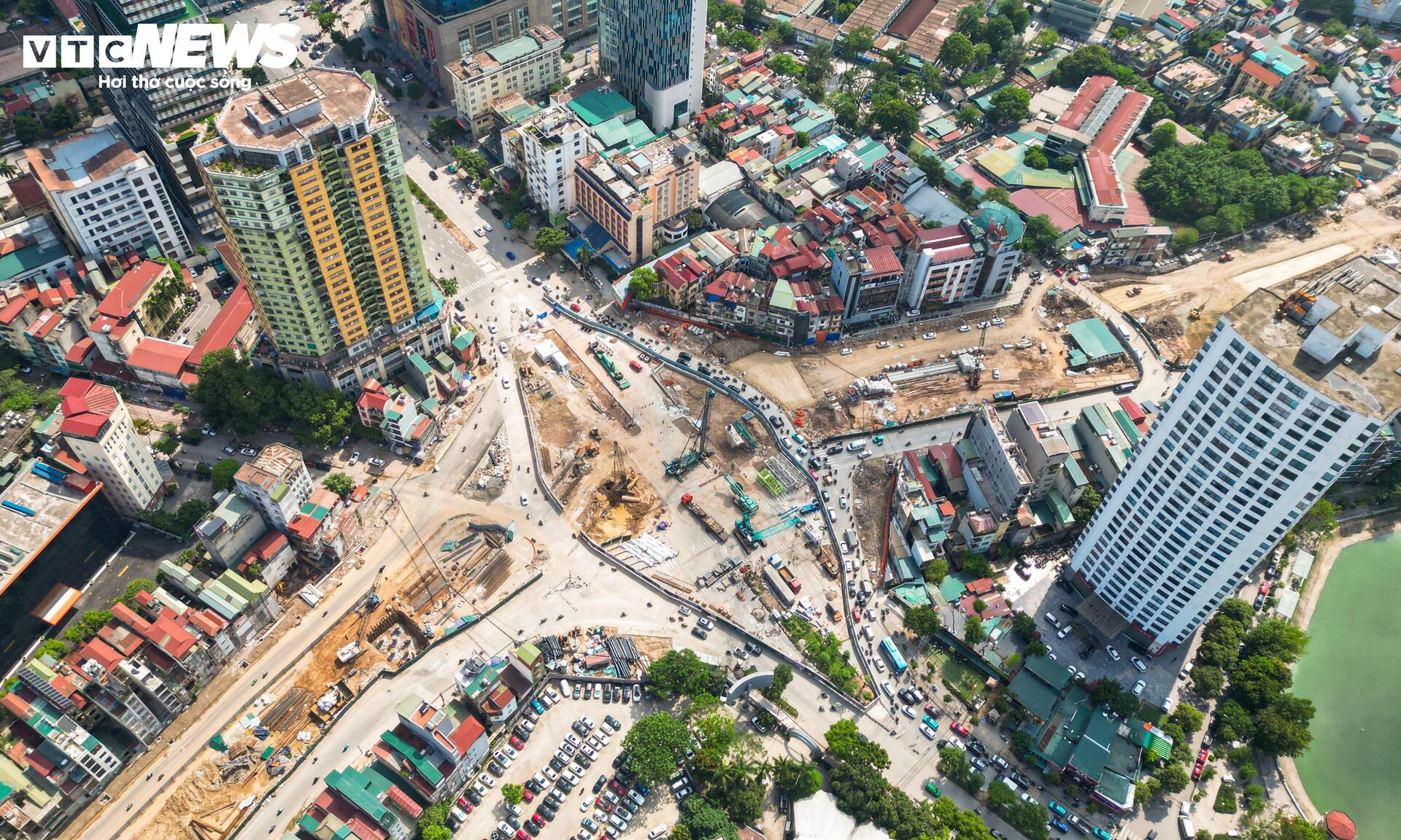 Đại công trường nhà ga metro số 5 tại nút giao Nguyễn Chí Thanh - La Thành - 1