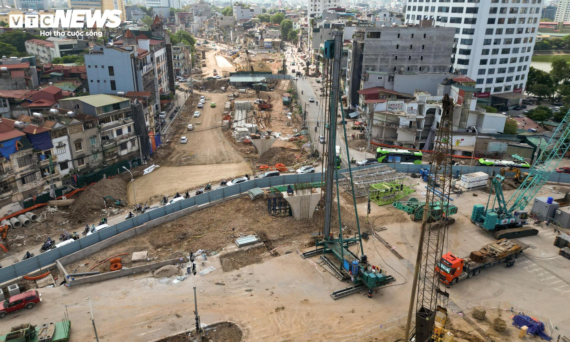 Đại công trường nhà ga metro số 5 tại nút giao Nguyễn Chí Thanh - La Thành - 6